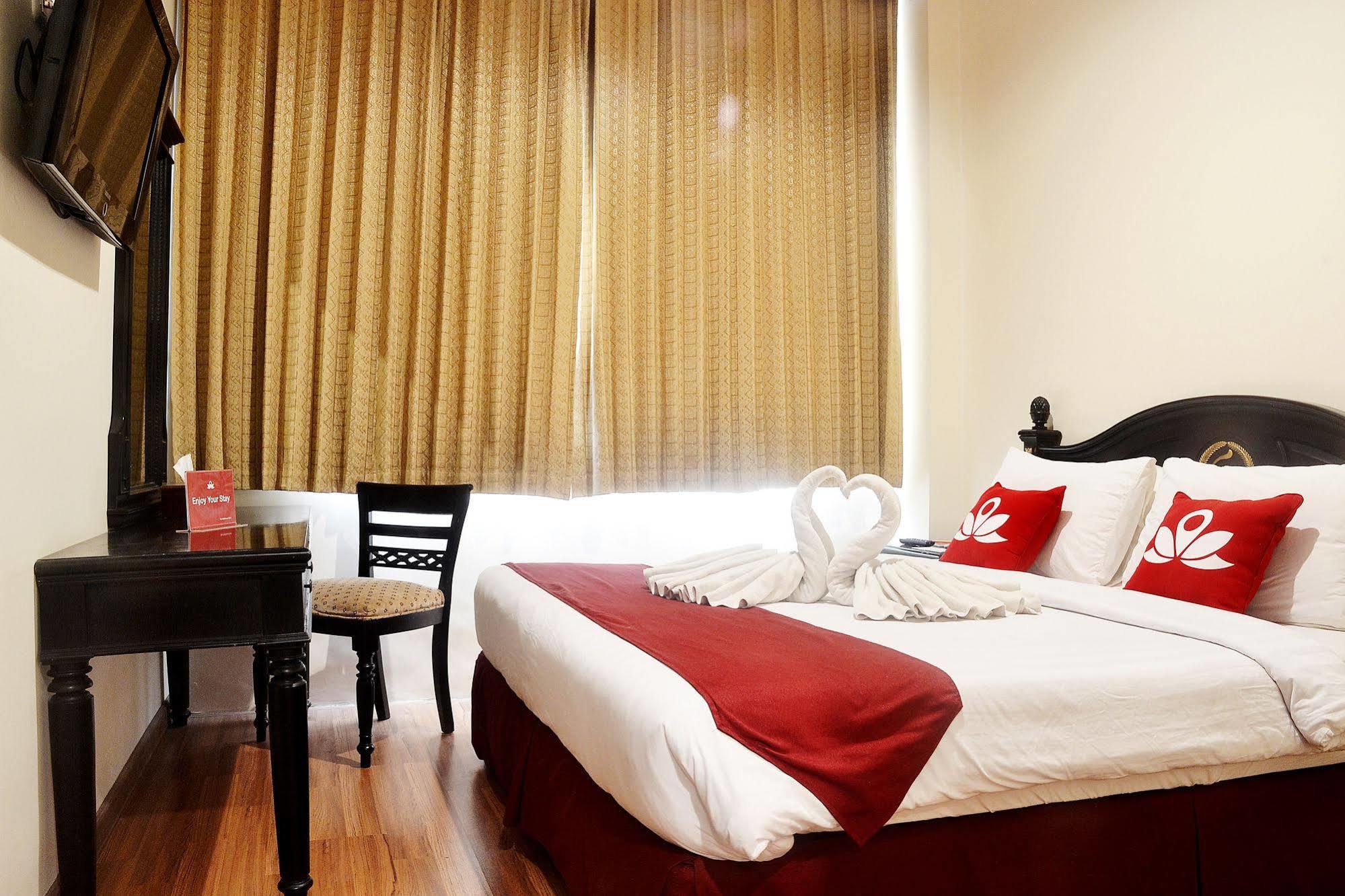 Zen Rooms Sultan Iskandar Muda Surabaya Exterior foto