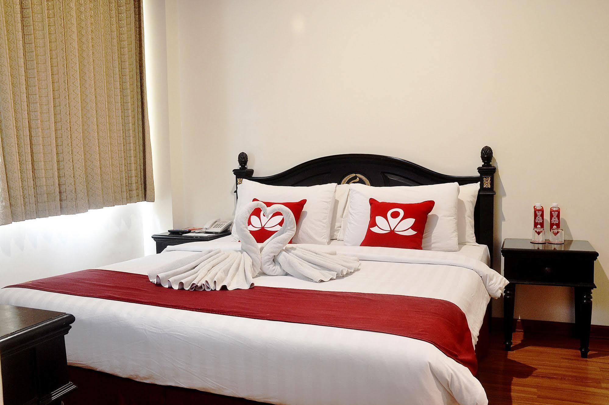 Zen Rooms Sultan Iskandar Muda Surabaya Exterior foto